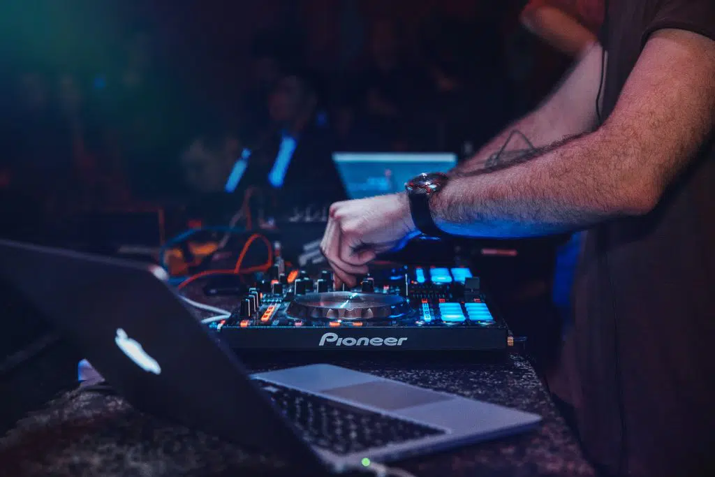breakbeat edm